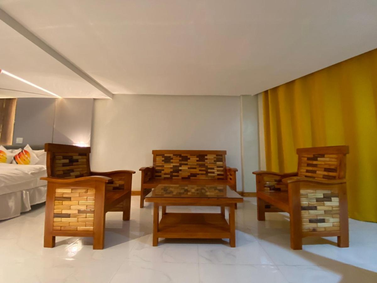 Ngn Gran Hotel Tuguegarao Esterno foto