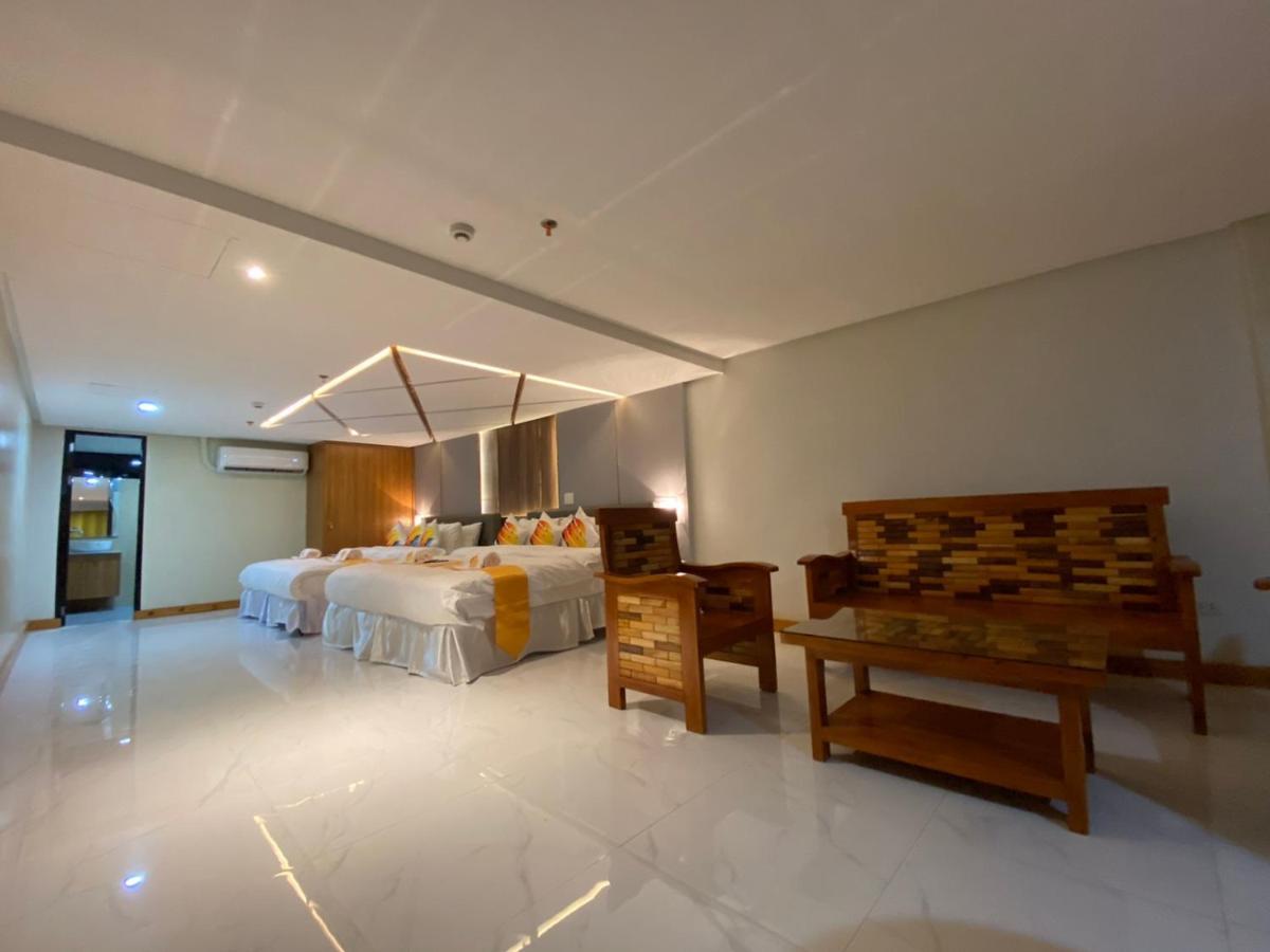 Ngn Gran Hotel Tuguegarao Esterno foto